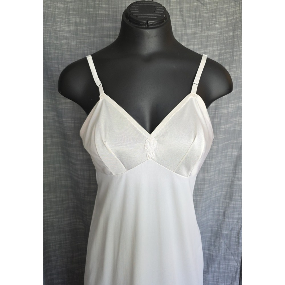 Vintage Vanity Fair Full Slip Antron III Nylon Size 34 Ivory White Fairy Prairie - Picture 7 of 14